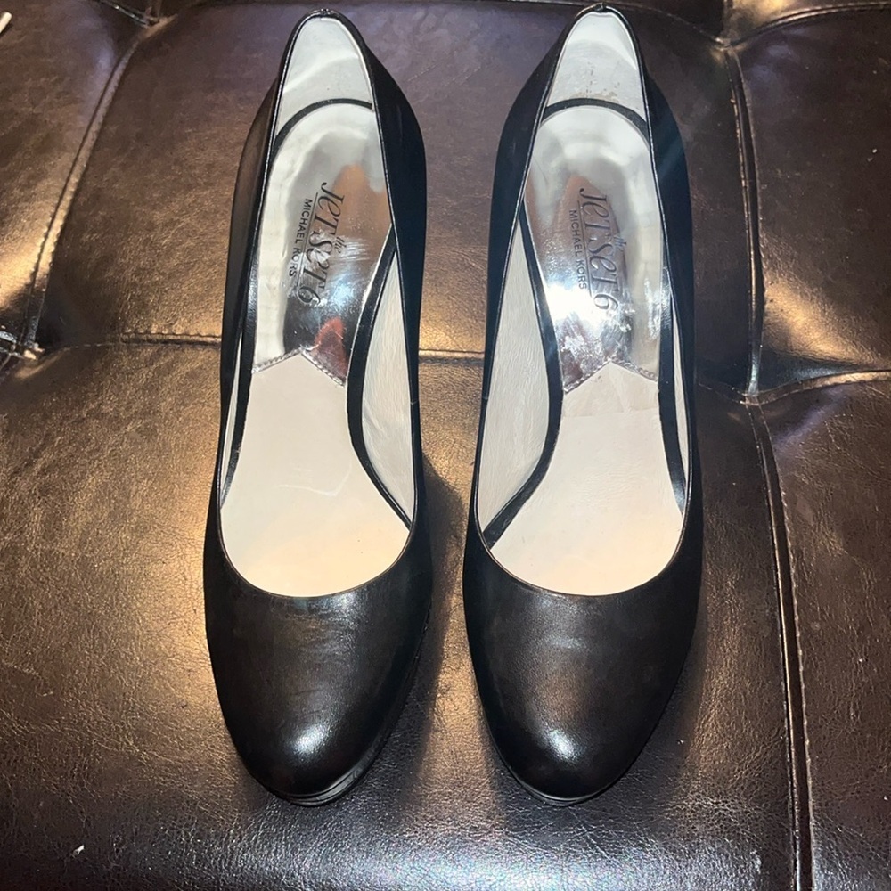 Michael Kors Sabrina Leather Platform Pump. Size 7.5